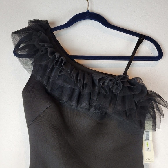 NWT Eliza J Asymmetric Ruffled Sleeveless Dress Black Size 4 - Picture 4 of 13